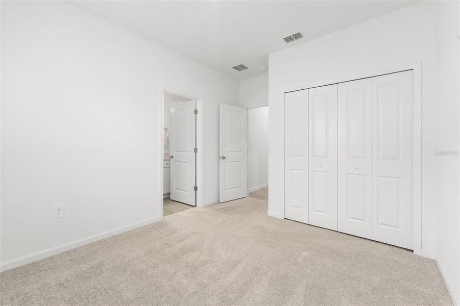 Spacious, unfurnished interior of a new home in , Alachua (Image 16).