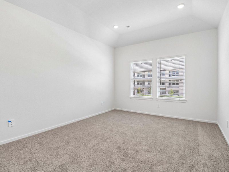 Photos are not of the actual home, but are photos of the builder home with same floorplan with similar interior finishes. Photos are not of the actual home, but are photos of the builder home with same floorplan with similar interior finishes.