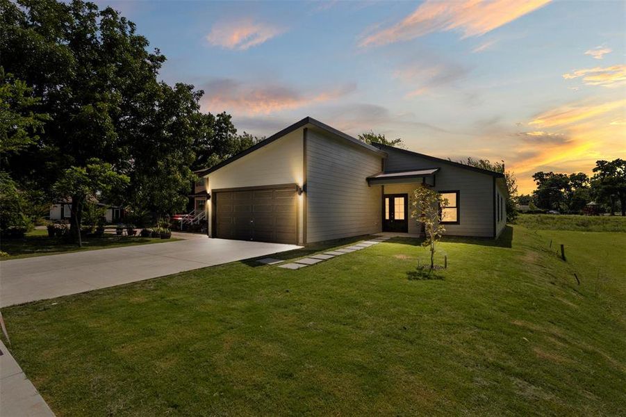 Front exterior of a new home in , Dallas, TX, highlighting curb appeal (Image 2). Front exterior of a new home in , Dallas, TX, highlighting curb appeal (Image 2).