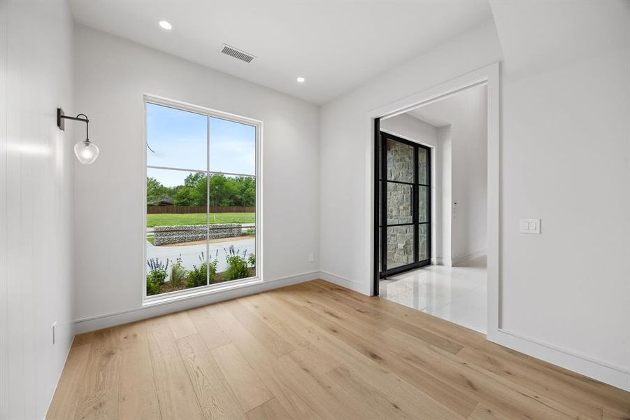 Spacious, unfurnished interior of a new home in , Coppell (Image 29). Spacious, unfurnished interior of a new home in , Coppell (Image 29).