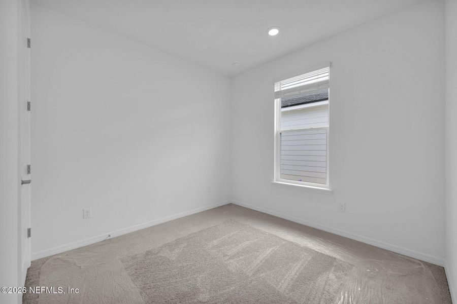 Spacious, unfurnished interior of a new home in Murray Farms, Middleburg (Image 23).