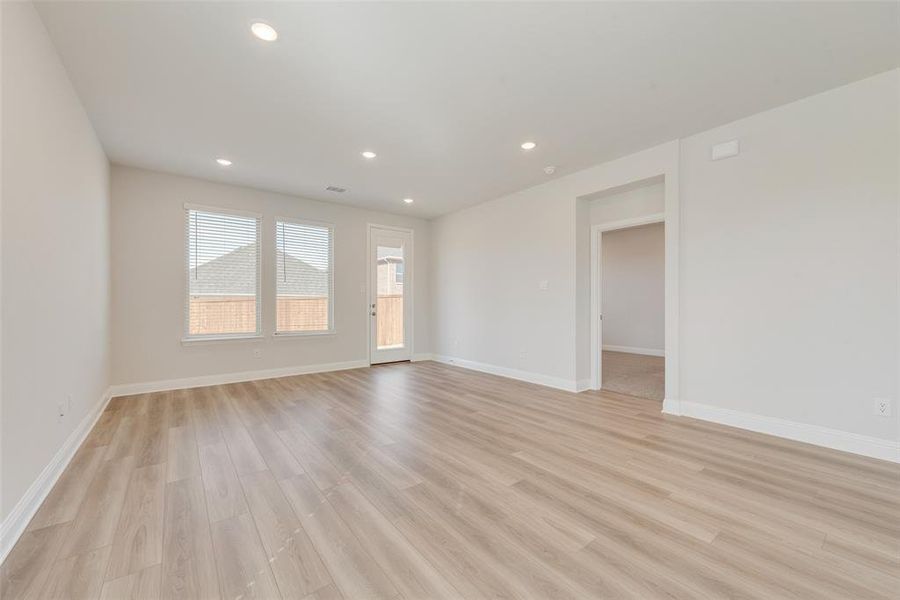 Spacious, unfurnished interior of a new home in Walden Pond, Forney (Image 11).