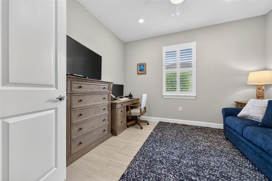 Furnished interior view inside a new home in , Englewood (Image 47).