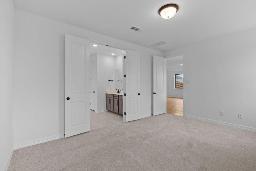 Spacious, unfurnished interior of a new home in Austin Point, Richmond (Image 27).