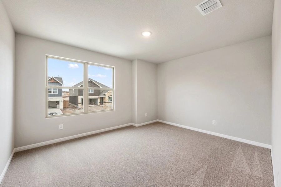 Spacious, unfurnished interior of a new home in Patterson Ranch, Georgetown (Image 39).