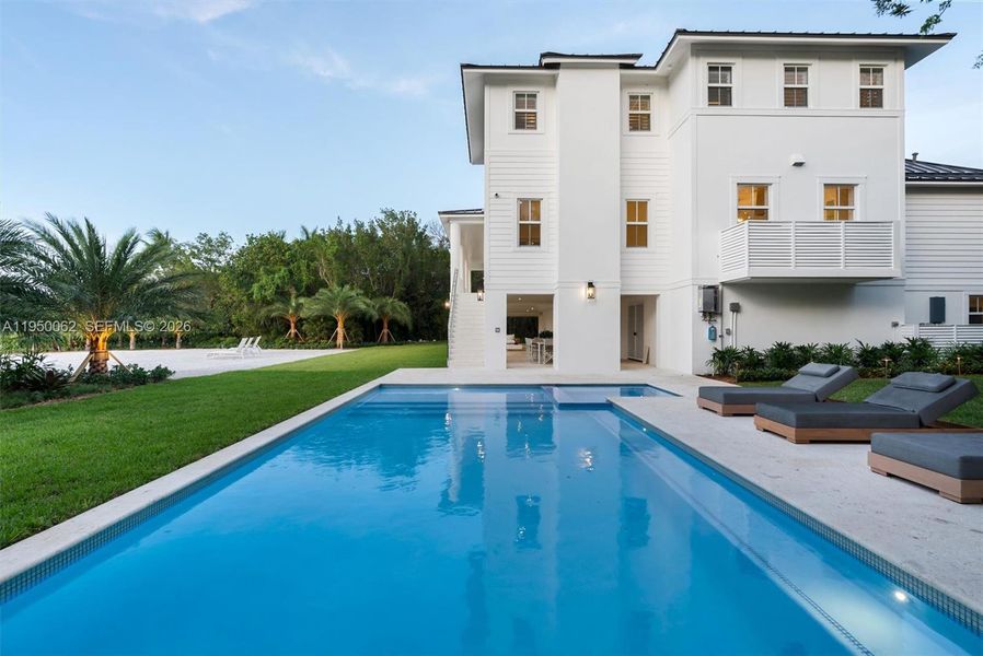 Exterior details and patio area of a home in , Islamorada, Village of Islands (Image 32).