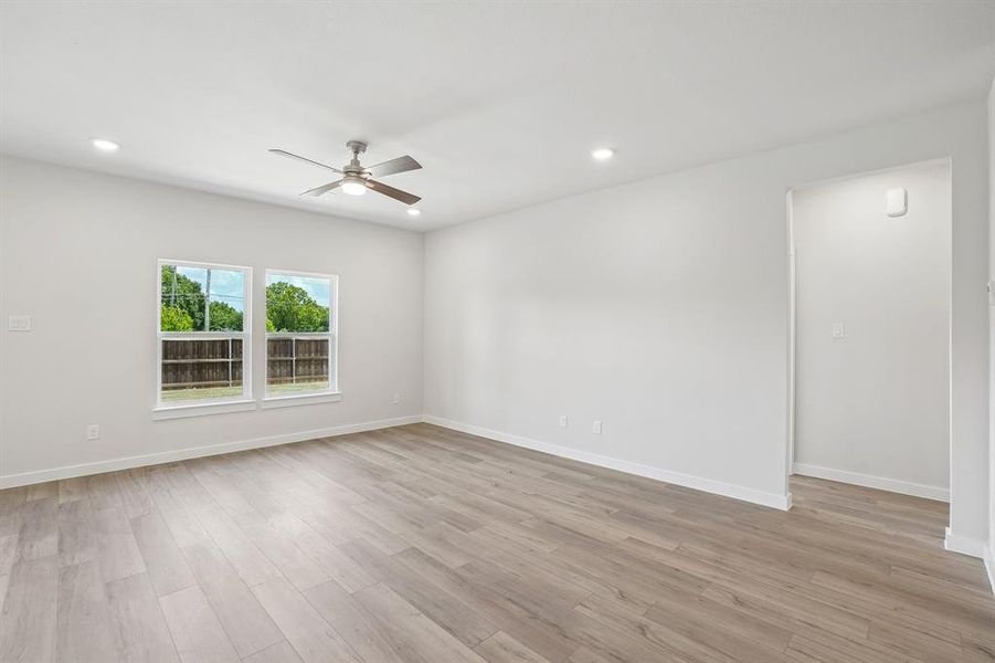 Spacious, unfurnished interior of a new home in Overland Grove, Forney (Image 24).