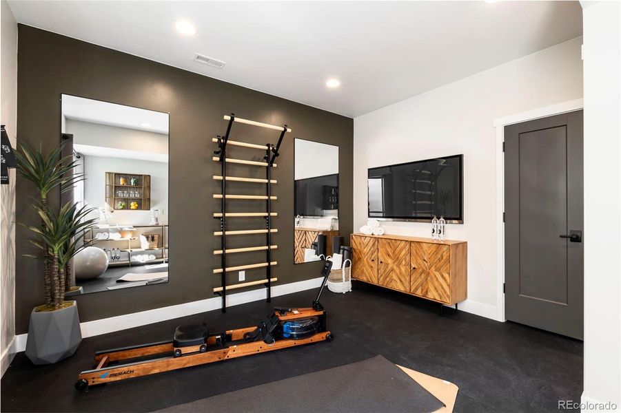 Basement bedroom can be used as a gym