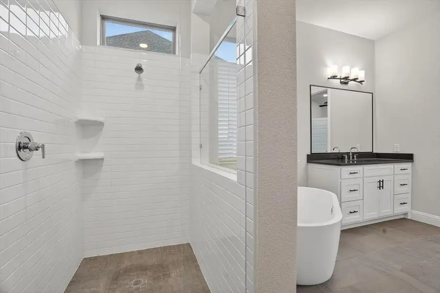 Furnished interior view inside a new home in Rockwood 65', Mansfield (Image 20).