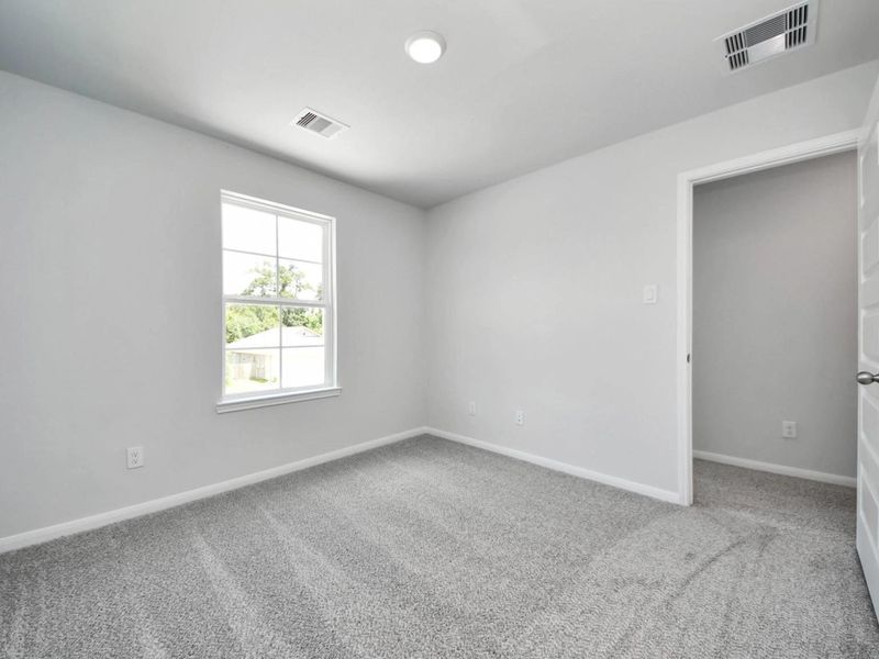Spacious, unfurnished interior of a new home in Hill & Dale Ranch, Splendora (Image 24).