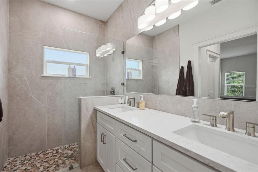 Furnished interior view inside a new home in , Spring Hill (Image 34).
