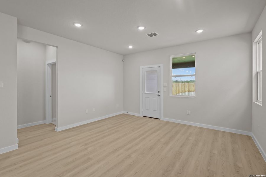 Spacious, unfurnished interior of a new home in Summerlin, San Antonio (Image 27). Spacious, unfurnished interior of a new home in Summerlin, San Antonio (Image 27).