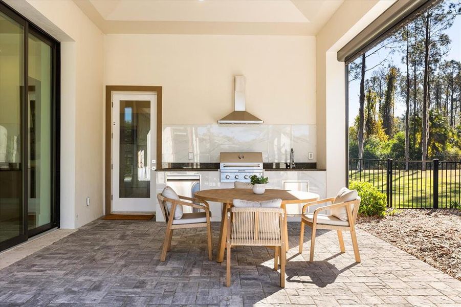 Exterior details and patio area of a home in , Montverde (Image 31).
