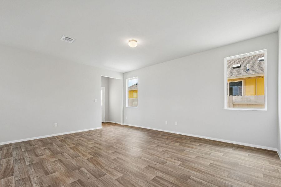 Spacious, unfurnished interior of a new home in Harvest Ridge, Elgin (Image 11). Spacious, unfurnished interior of a new home in Harvest Ridge, Elgin (Image 11).