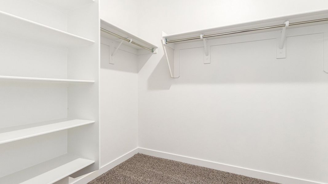 Spacious, unfurnished interior of a new home in Barnett Village, Marana (Image 20).