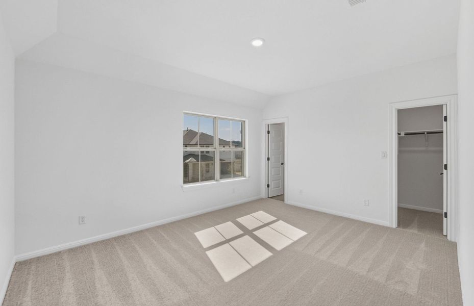 Spacious, unfurnished interior of a new home in Bluffview Reserve, Leander (Image 43).