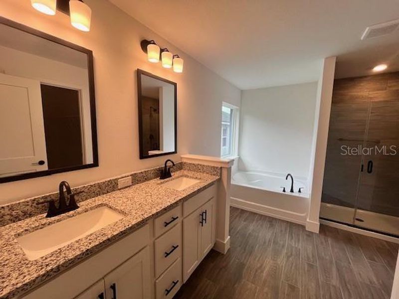 Furnished interior view inside a new home in Abbey Glen, Dade City (Image 9). Furnished interior view inside a new home in Abbey Glen, Dade City (Image 9).