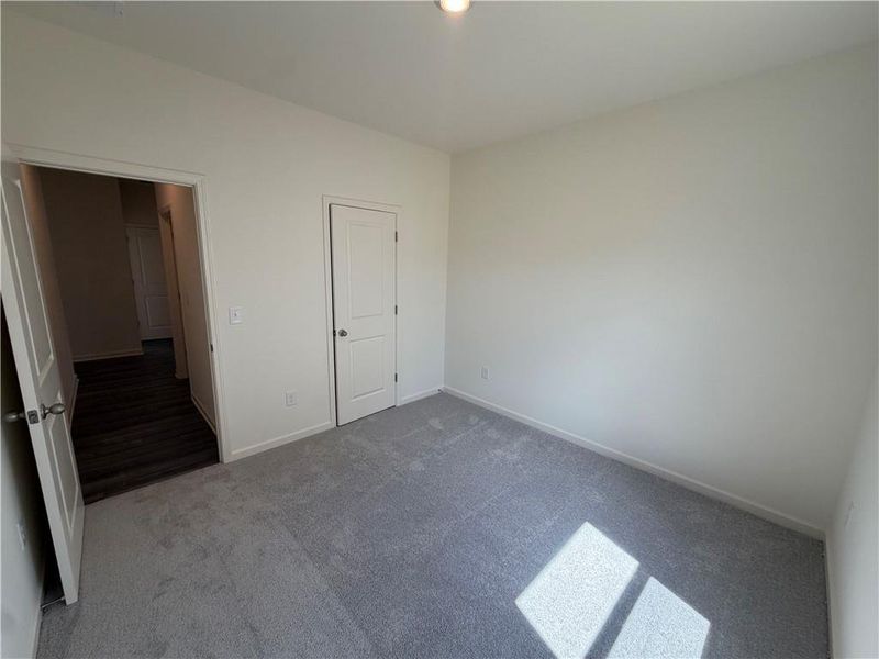 Spacious, unfurnished interior of a new home in Mt. Tabor Ridge, Dallas (Image 14).