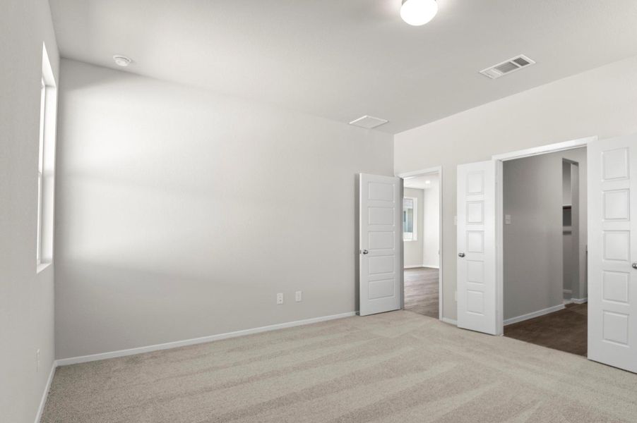 Spacious, unfurnished interior of a new home in Casetta Ranch, Kyle (Image 23).