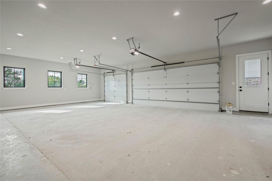 Spacious, unfurnished interior of a new home in , College Station (Image 31).