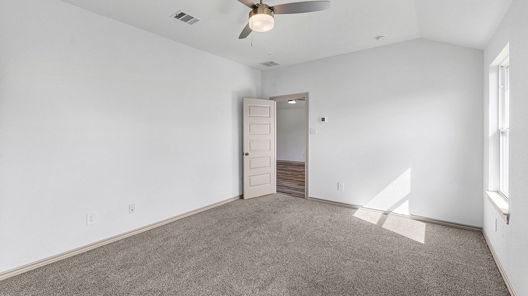 Spacious, unfurnished interior of a new home in Reserve at Mallard Lakes, Orange (Image 12).