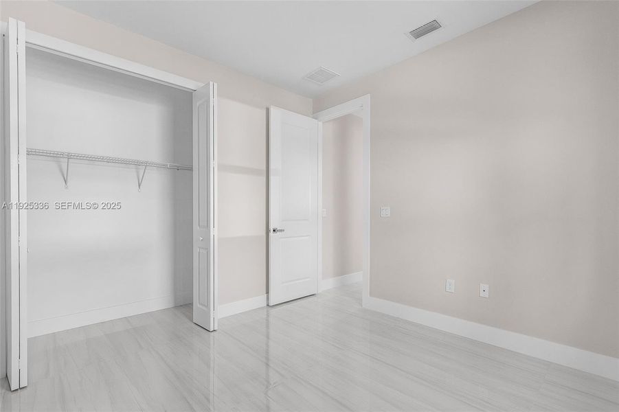 Spacious, unfurnished interior of a new home in , Naples (Image 18).