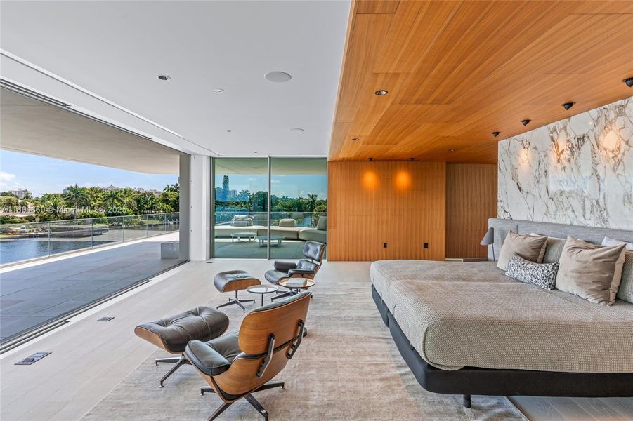 Image 77 of a home in .