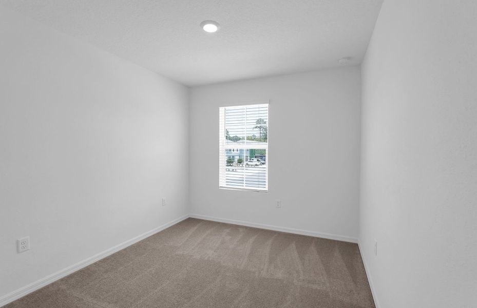 Spacious, unfurnished interior of a new home in Normandy Pines, Jacksonville (Image 13).