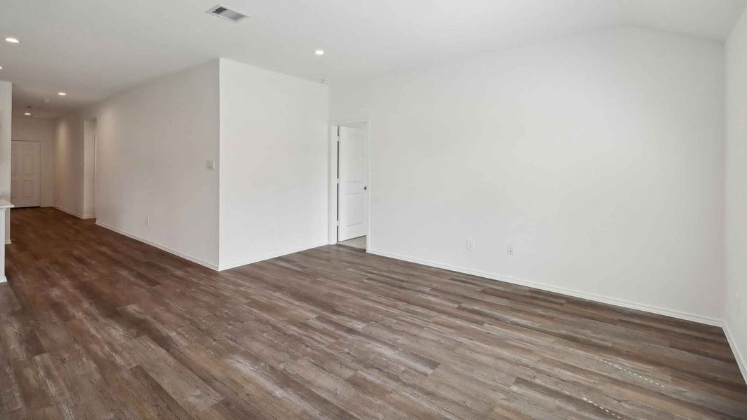 Spacious, unfurnished interior of a new home in Grand Pines, Magnolia (Image 13).