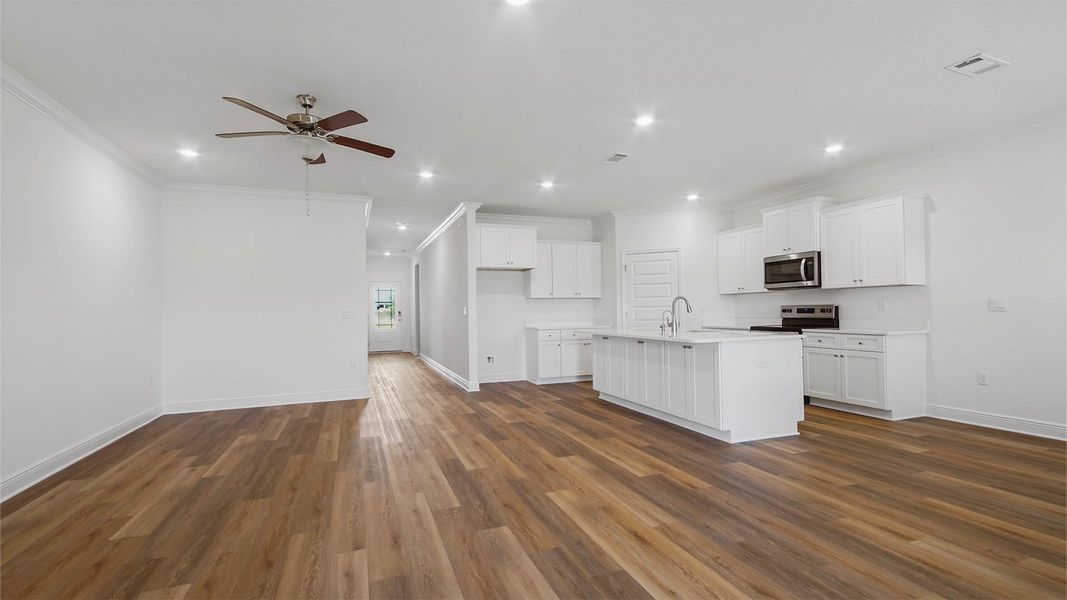 Representative unfurnished interior of a home built from the Delray by D.R. Horton in Caballeros Estates At Hombre, Panama City Beach (Image 30).