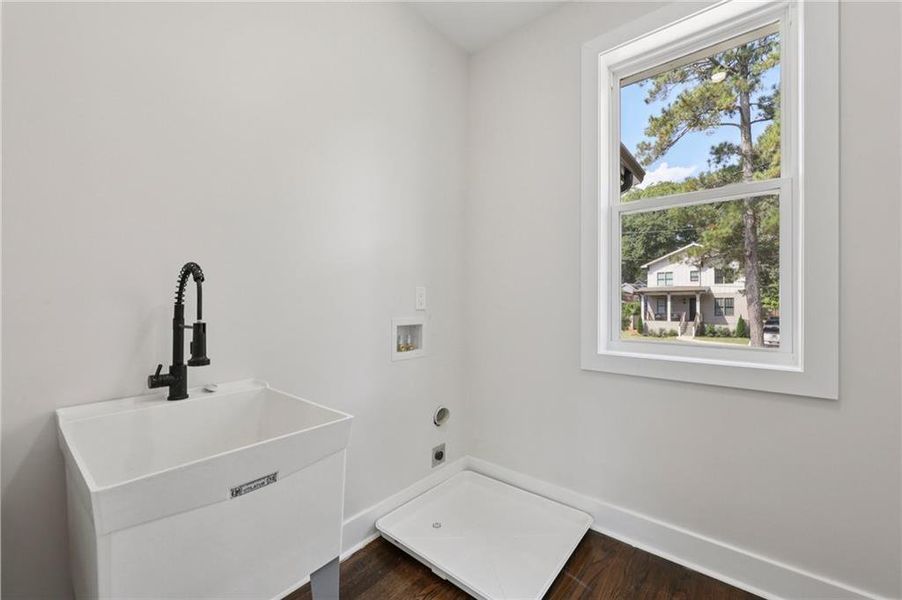 Furnished interior view inside a new home in , Atlanta (Image 32).