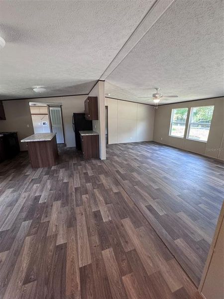 Spacious, unfurnished interior of a new home in , Ocala (Image 6).