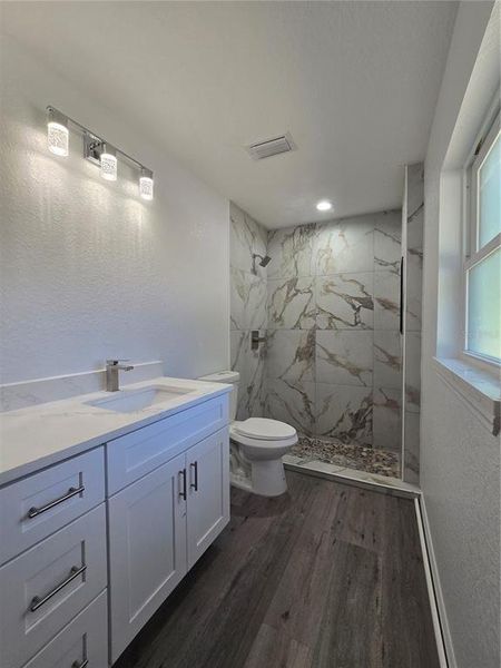 Furnished interior view inside a new home in , Ocklawaha (Image 5).