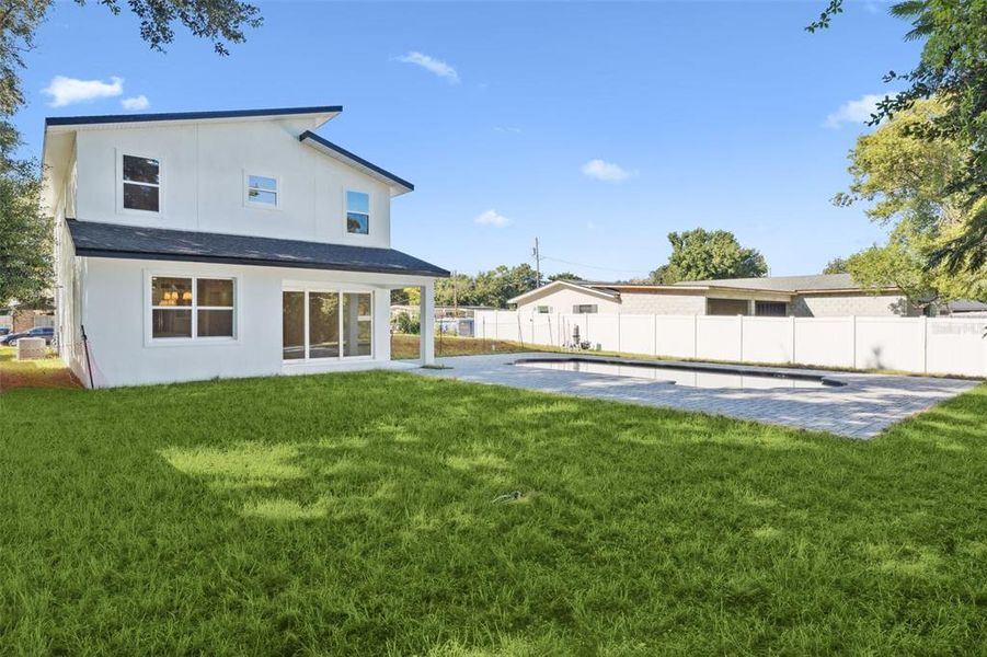 Exterior details and patio area of a home in , Belle Isle (Image 2).