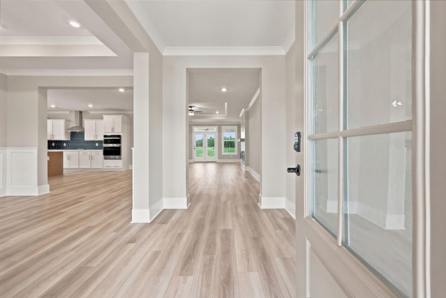 Spacious, unfurnished interior of a new home in Edgefield, Loris (Image 29).