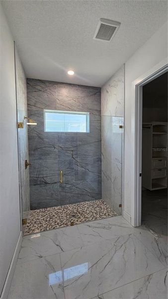 Spacious, unfurnished interior of a new home in , Port Charlotte (Image 22).