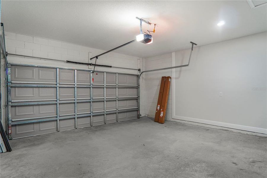 Spacious, unfurnished interior of a new home in , Citrus Springs (Image 27). Spacious, unfurnished interior of a new home in , Citrus Springs (Image 27).