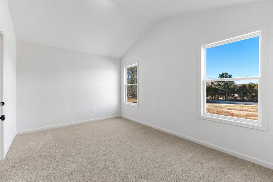 Spacious, unfurnished interior of a new home in Standing Oaks, Senoia (Image 35).