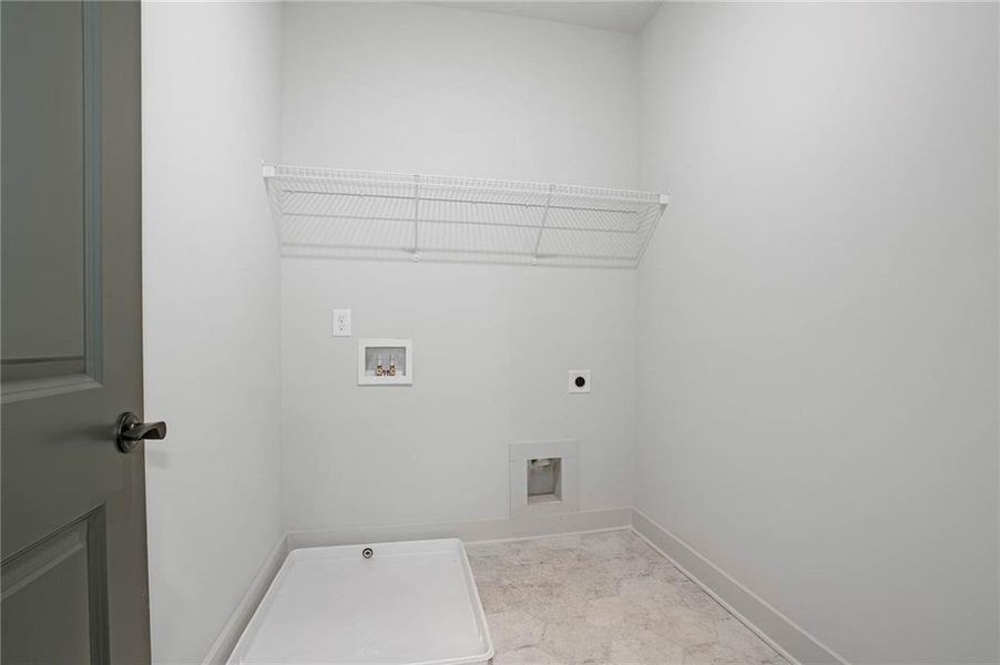 Spacious, unfurnished interior of a new home in Steeplechase, Hoschton (Image 24).