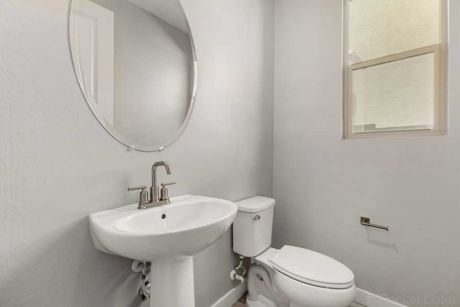 Furnished interior view inside a new home in Rialta, Mesa (Image 6).