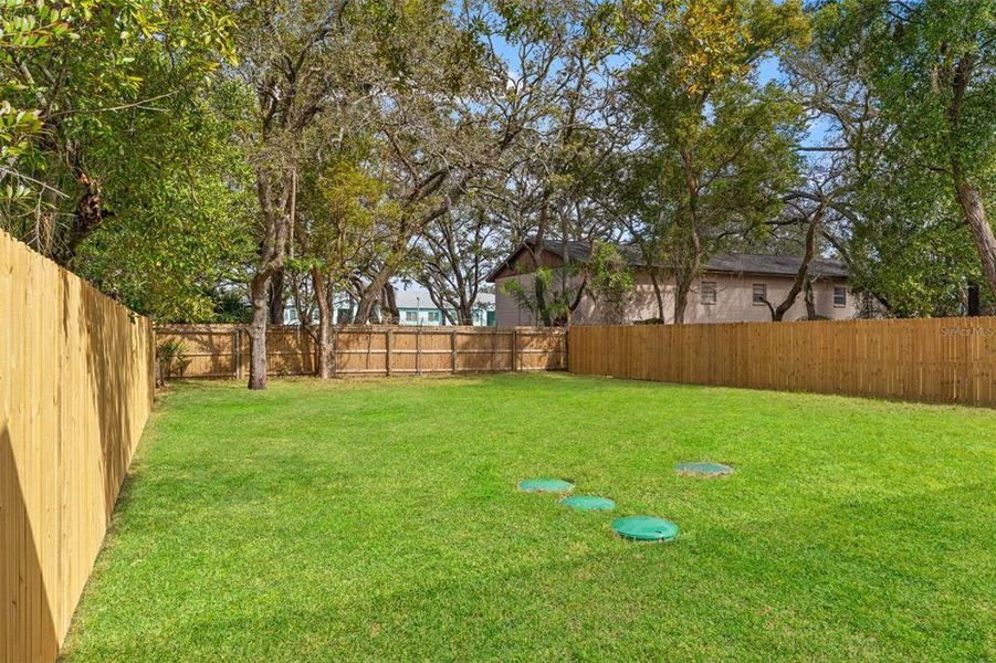 Exterior details and patio area of a home in , Tampa (Image 28).