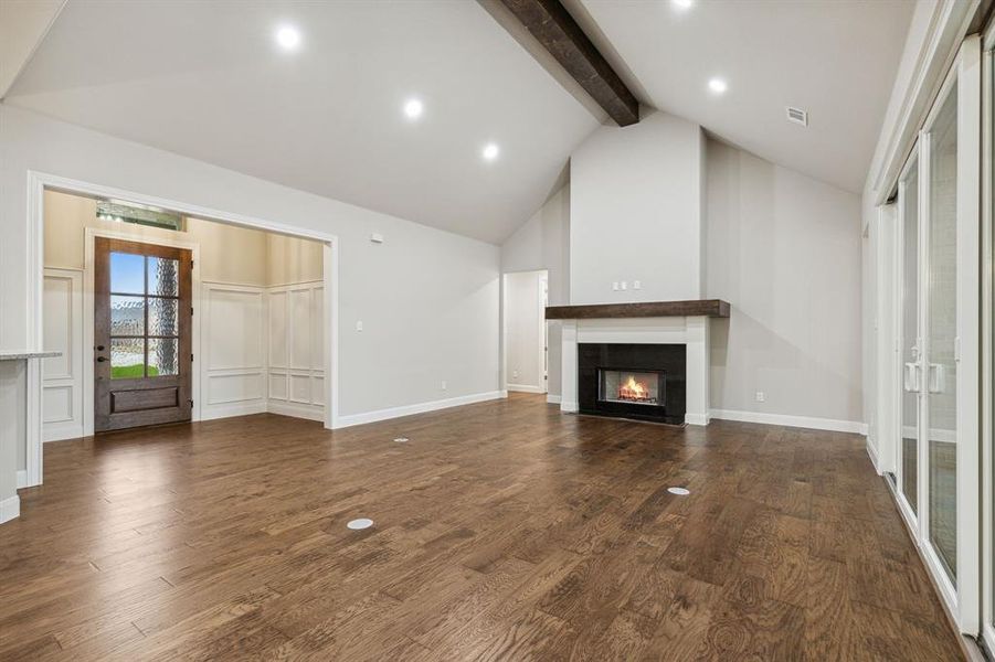 Spacious, unfurnished interior of a new home in , Granbury (Image 16). Spacious, unfurnished interior of a new home in , Granbury (Image 16).