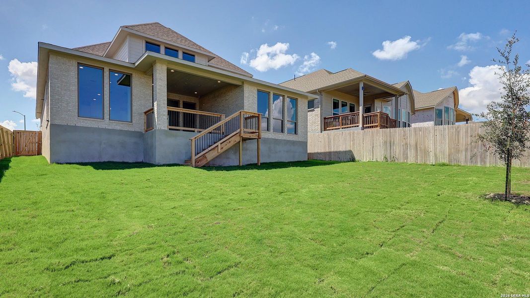 Exterior details and patio area of a home in Ladera, San Antonio (Image 4).