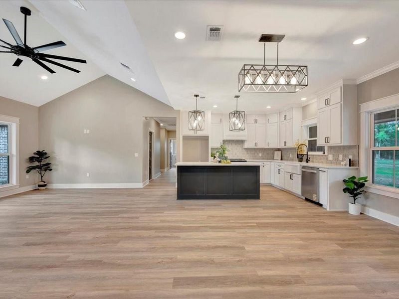 Furnished interior view inside a new home in , Diboll (Image 12).