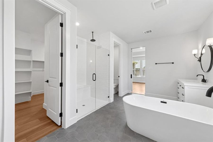 Furnished interior view inside a new home in Lincoln Pointe, Van Alstyne (Image 9).