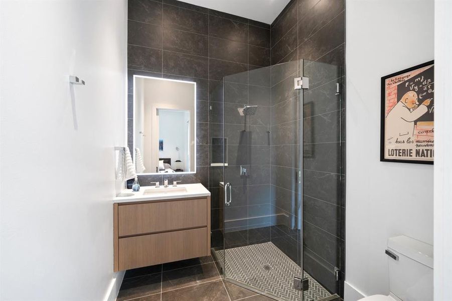 Furnished interior view inside a new home in , Frisco (Image 15).