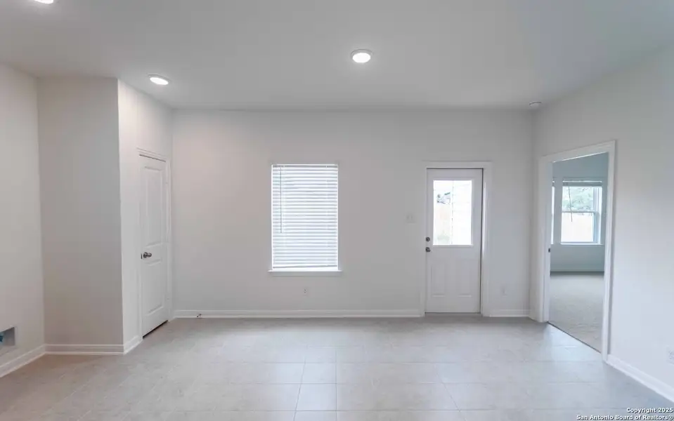 Spacious, unfurnished interior of a new home in Cloud Country, New Braunfels (Image 10). Spacious, unfurnished interior of a new home in Cloud Country, New Braunfels (Image 10).