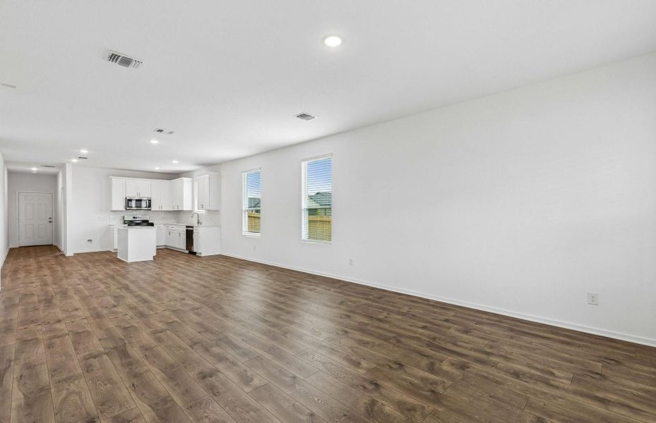 Spacious, unfurnished interior of a new home in Stokesbury, Waller (Image 20).