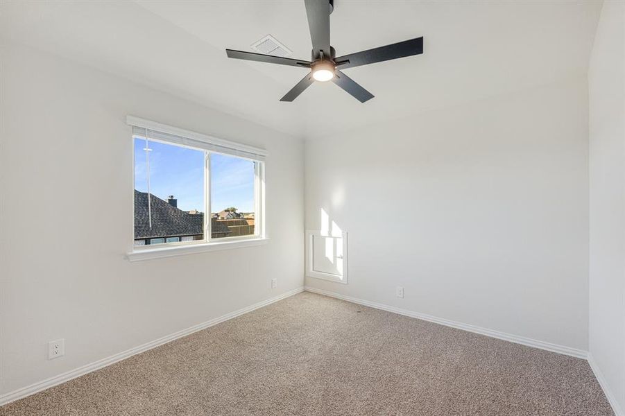 Spacious, unfurnished interior of a new home in Coyote Crossing, Godley (Image 25).