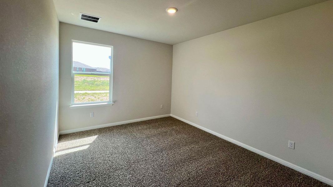 Spacious, unfurnished interior of a new home in Thunder Rock, Marble Falls (Image 12).
